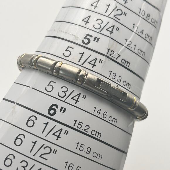 Gloria Vanderbilt Women’s Silver Fashion Quartz Watch 22mm Working - Picture 8 of 8